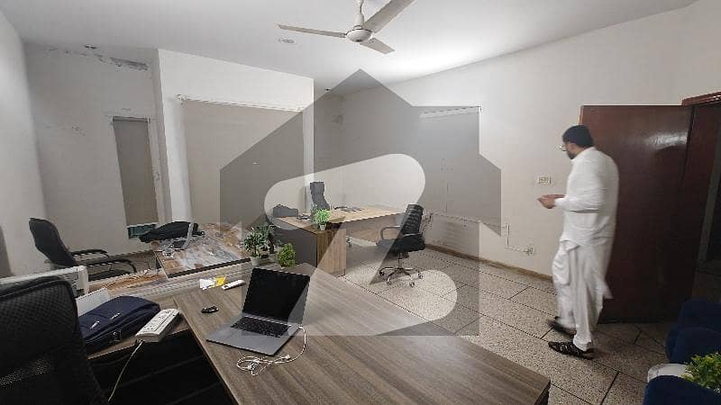 SEMI COMMERCIAL 1ST FLOOR FOR RENT SEMI COMMERCIAL 1ST FLOOR FOR RENT