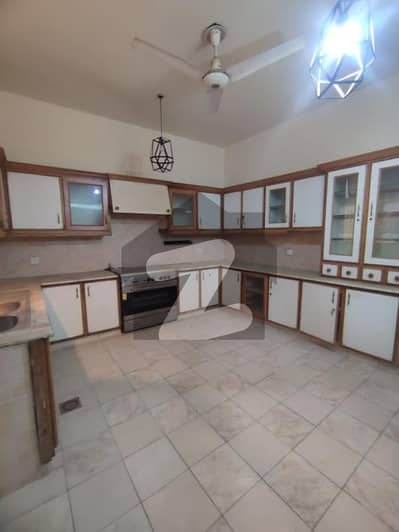 15 Marla House For rent In Gulberg