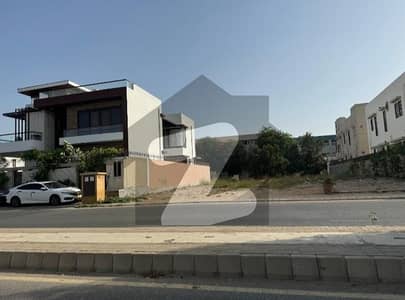 ڈی ایچ اے فیز 8 ڈی ایچ اے ڈیفینس,کراچی میں 2 کنال رہائشی پلاٹ 9.65 کروڑ میں برائے فروخت۔