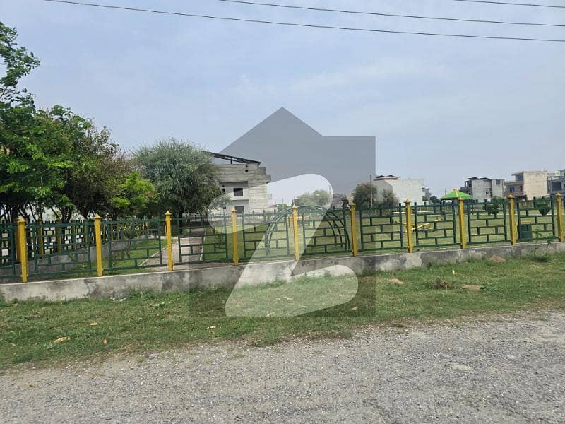 8 Marla Sun Face Level Plot Next To Corner And 2nd Plot From Main Double Road For Sale 8 Marla Sun Face Level Plot Next To Corner And 2nd Plot From Main Double Road For Sale