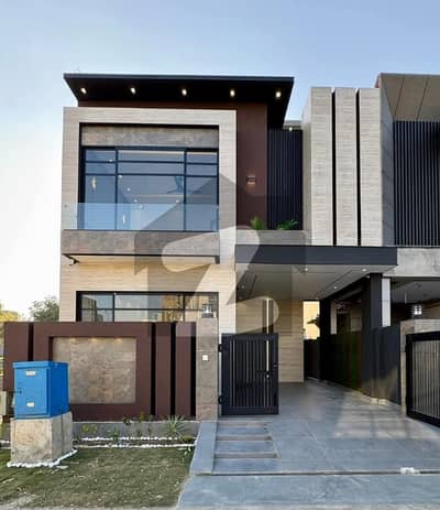5-Bedroom 5 Marla House With Basement Facing Park