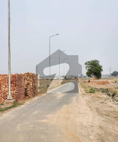 10 MARLA LOW BUDGET INVESTMENT PLOTS AVAILBLE FOR SALE - CRYSTAL BLOCK NEAR 2ND ENTRANCE