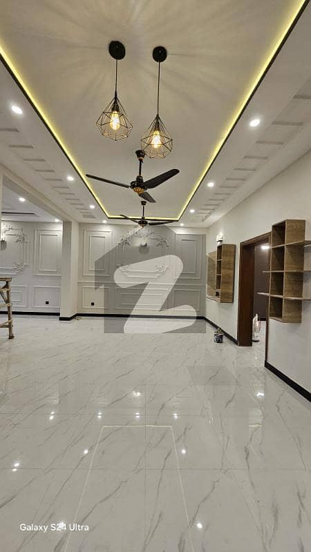 7.2 Marla single story House Available For Sale 7.2 Marla single story House Available For Sale