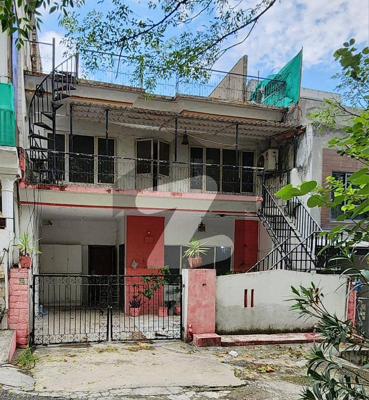 جی ۔ 8/2 جی ۔ 8,اسلام آباد میں 4 کمروں کا 6 مرلہ مکان 4.8 کروڑ میں برائے فروخت۔ جی ۔ 8/2 جی ۔ 8,اسلام آباد میں 4 کمروں کا 6 مرلہ مکان 4.8 کروڑ میں برائے فروخت۔