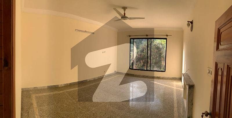 3 Bed 4 Bath Available For Rent In F11 3 Bed 4 Bath Available For Rent In F11