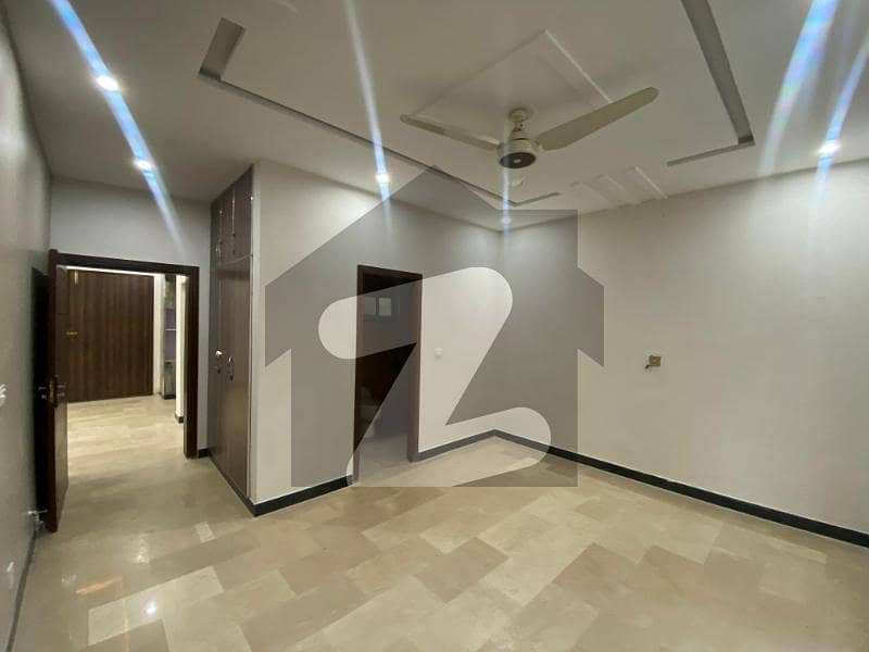 Beautiful Location Ground Protion For Rent Beautiful Location Ground Protion For Rent