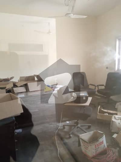 Prime Location Adamjee Nagar Upper Portion Sized 300 Square Yards For Rent