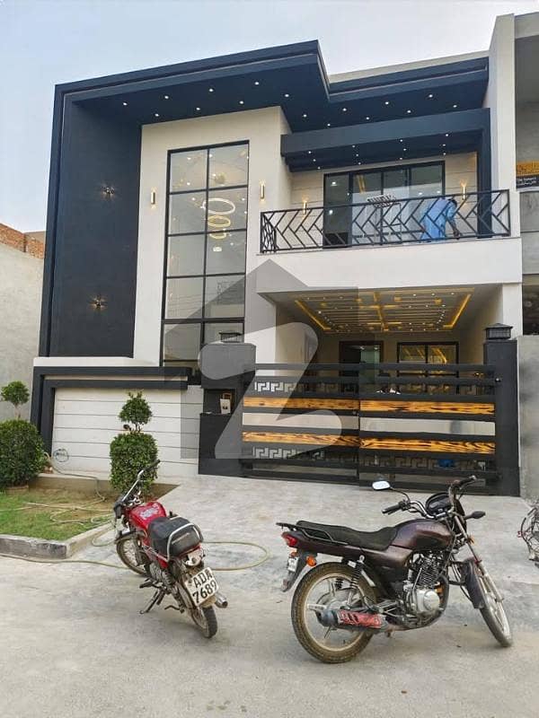 یونیورسٹی ٹاؤن اسلام آباد میں 4 کمروں کا 5 مرلہ مکان 1.8 کروڑ میں برائے فروخت۔ یونیورسٹی ٹاؤن اسلام آباد میں 4 کمروں کا 5 مرلہ مکان 1.8 کروڑ میں برائے فروخت۔