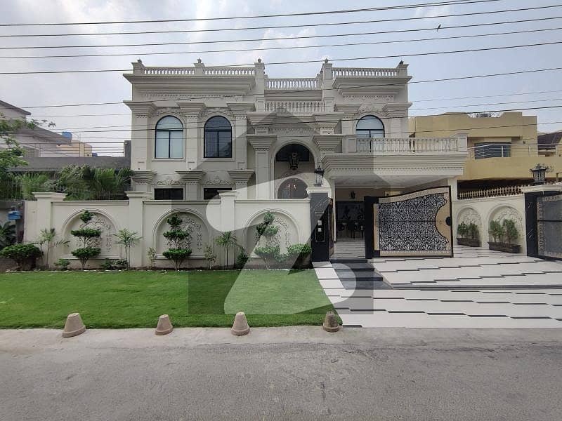 1 Kanal Luxurious House For Sale 1 Kanal Luxurious House For Sale