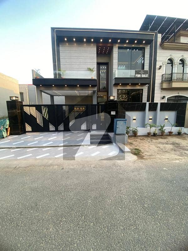 10 Marla Brand New Ultra Luxury House For Sale 10 Marla Brand New Ultra Luxury House For Sale