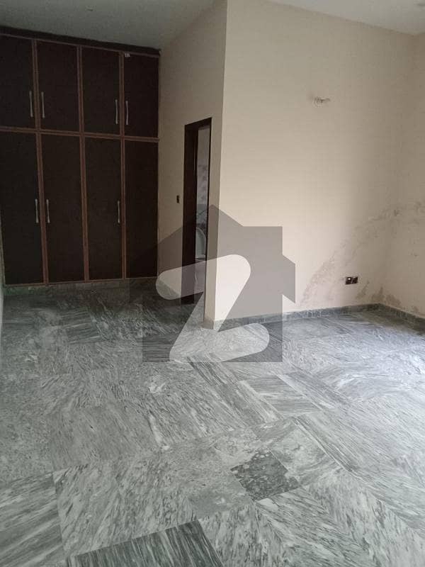 10 MARLA UPPER PORTION FOR RENT 10 MARLA UPPER PORTION FOR RENT