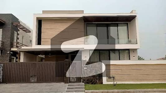 ڈی ایچ اے فیز 7 - بلاک زیڈ1 فیز 7,ڈیفنس (ڈی ایچ اے),لاہور میں 5 کمروں کا 1 کنال مکان 6.4 کروڑ میں برائے فروخت۔ ڈی ایچ اے فیز 7 - بلاک زیڈ1 فیز 7,ڈیفنس (ڈی ایچ اے),لاہور میں 5 کمروں کا 1 کنال مکان 6.4 کروڑ میں برائے فروخت۔
