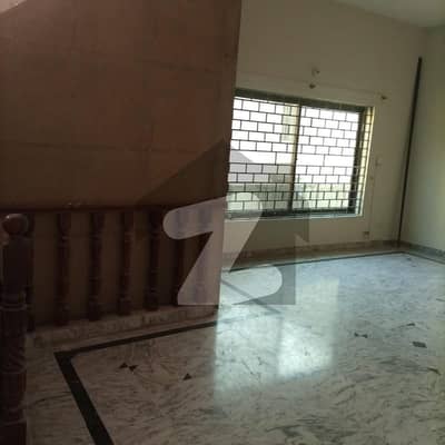 ویسٹریج راولپنڈی میں 3 کمروں کا 1 کنال بالائی پورشن 1.25 لاکھ میں کرایہ پر دستیاب ہے۔