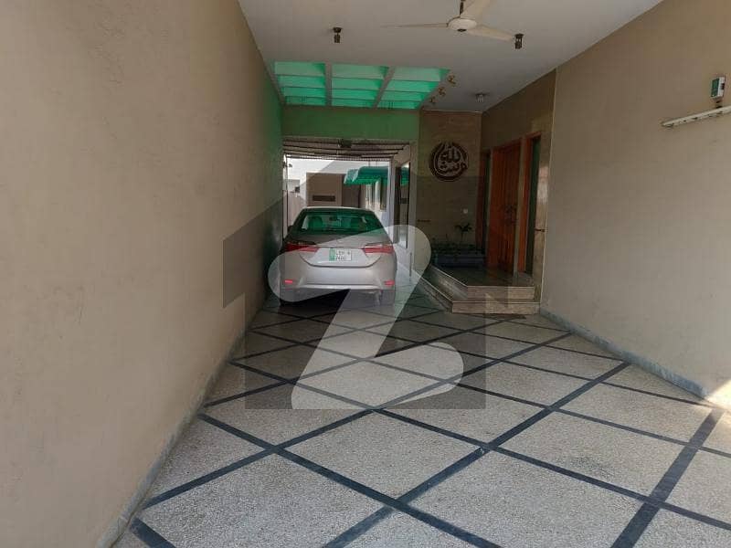3 Bedroom With Attached Washroom For Rent Gulberg 3 Bedroom With Attached Washroom For Rent Gulberg