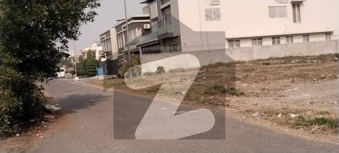 ائیر ایوینیو ۔ بلاک ایل ڈی ایچ اے فیز 8 سابقہ ایئر ایوینیو,ڈی ایچ اے فیز 8,ڈی ایچ اے ڈیفینس,لاہور میں 1 کنال رہائشی پلاٹ 3.75 کروڑ میں برائے فروخت۔ ائیر ایوینیو ۔ بلاک ایل ڈی ایچ اے فیز 8 سابقہ ایئر ایوینیو,ڈی ایچ اے فیز 8,ڈی ایچ اے ڈیفینس,لاہور میں 1 کنال رہائشی پلاٹ 3.75 کروڑ میں برائے فروخت۔