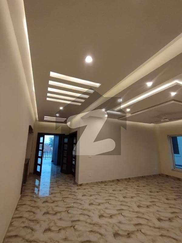 10 Marla beautiful fresh house for sale 10 Marla beautiful fresh house for sale