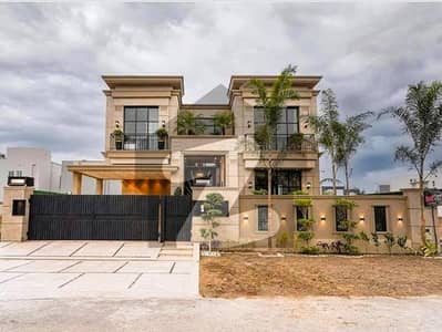 EXPLORE CLASSIC VILLAS FOR SALE
