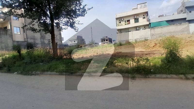 5 marla level plot in St f3 5 marla level plot in St f3