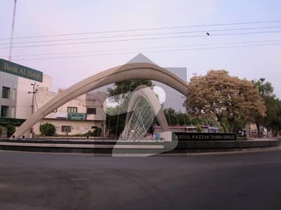 Adamjee Nagar Block B mein 200 Sq Yards ka Shandar Ghar for Sale Price: 10 Crore