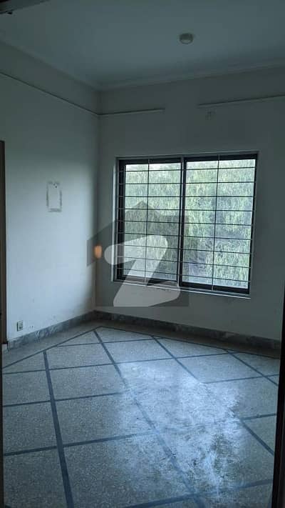 4 Marla Commercial 2nd Floor Available For Rent in DHA Phase 1 Block H Lahore.