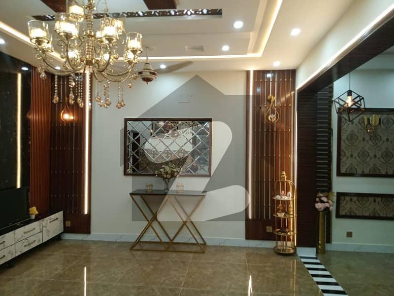 10 Marla Semi Furnished House