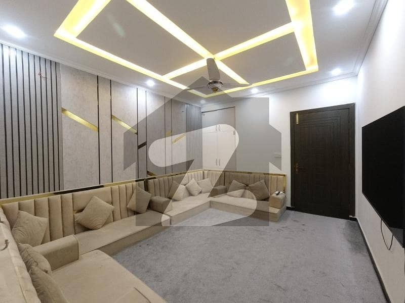 800 Square Feet Flat For Rent In E-11 800 Square Feet Flat For Rent In E-11