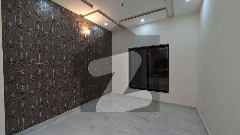 نشیمنِ اقبال فیز 2 نشیمنِ اقبال,لاہور میں 6 کمروں کا 5 مرلہ مکان 1.95 کروڑ میں برائے فروخت۔