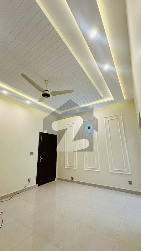 Bani Gala House Sized 10 Marla Is Available Bani Gala House Sized 10 Marla Is Available