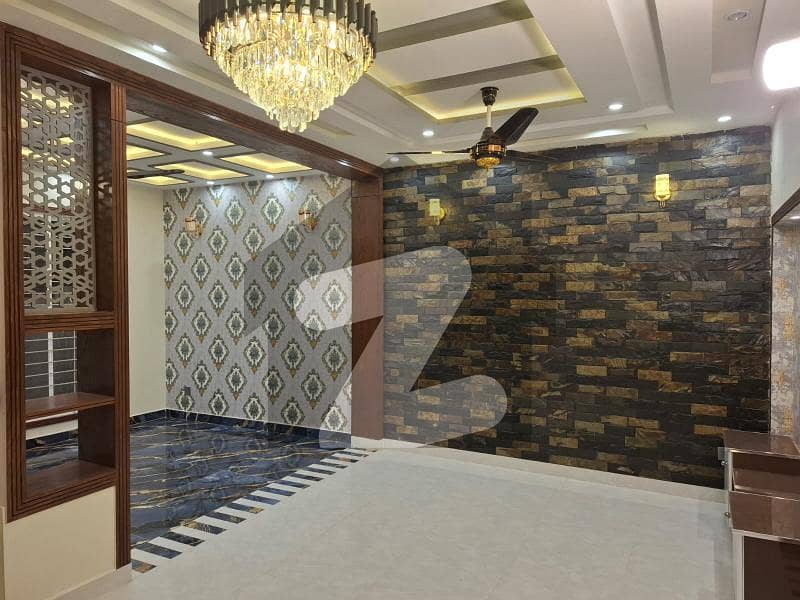 10 Marla Spanish House Available For Sale 10 Marla Spanish House Available For Sale