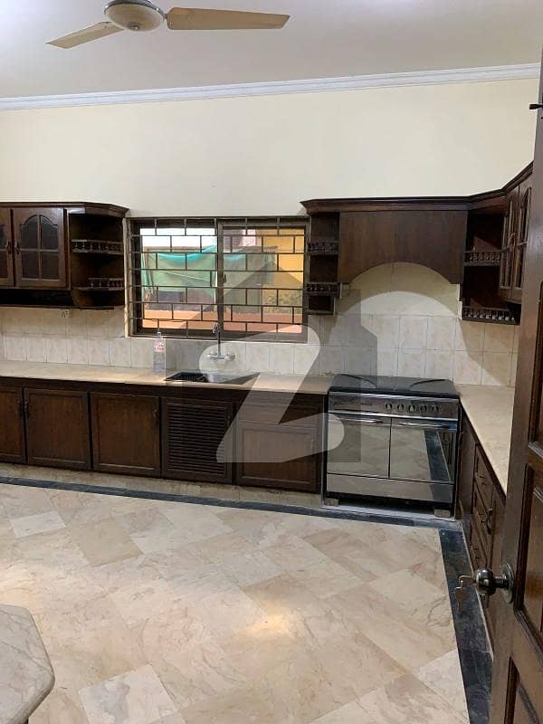 4 Bed Upper Portion Available For Rent In F11 4 Bed Upper Portion Available For Rent In F11