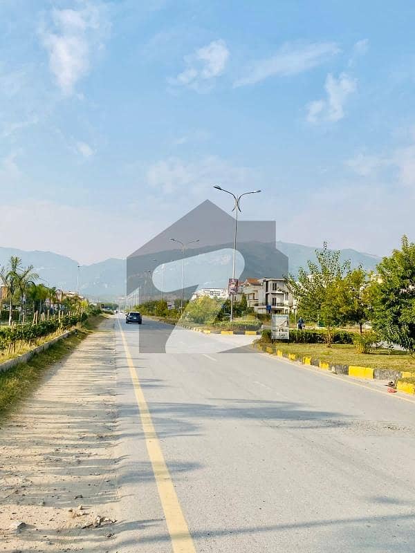 ڈی ۔ 12/4 ڈی ۔ 12,اسلام آباد میں 11 مرلہ رہائشی پلاٹ 6.75 کروڑ میں برائے فروخت۔ ڈی ۔ 12/4 ڈی ۔ 12,اسلام آباد میں 11 مرلہ رہائشی پلاٹ 6.75 کروڑ میں برائے فروخت۔