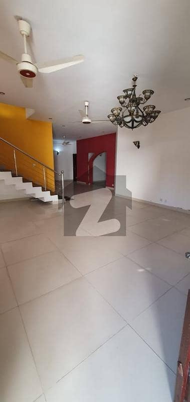 ڈی ایچ اے فیز 6 ڈی ایچ اے ڈیفینس,کراچی میں 6 کمروں کا 1 کنال مکان 3.25 لاکھ میں کرایہ پر دستیاب ہے۔ ڈی ایچ اے فیز 6 ڈی ایچ اے ڈیفینس,کراچی میں 6 کمروں کا 1 کنال مکان 3.25 لاکھ میں کرایہ پر دستیاب ہے۔