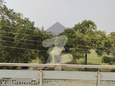 ماڈل ٹاؤن لاہور میں 2 کنال رہائشی پلاٹ 12.0 کروڑ میں برائے فروخت۔