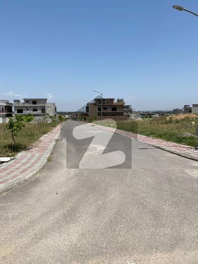 ٹاپ سٹی 1 اسلام آباد میں 10 مرلہ رہائشی پلاٹ 1.85 کروڑ میں برائے فروخت۔
