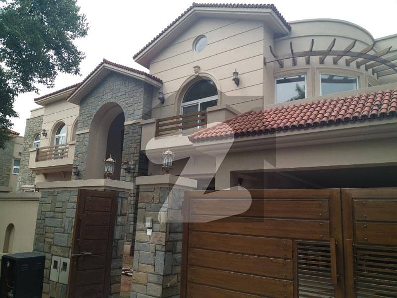 HOUSE FOER RENT IN F-7 HOUSE FOER RENT IN F-7