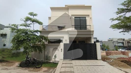 Ideal House For sale In Lake City - Sector M7 - Block A Ideal House For sale In Lake City - Sector M7 - Block A