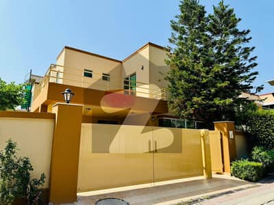 For Sale 13 Marla Villa In Safari Villas 3 , Bahria Town Phase 2