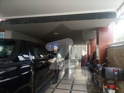 A House Of 800 Square Yards In F-11 A House Of 800 Square Yards In F-11