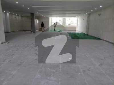3000 Sq. Ft Commercial Floor Available In Beautifull Building prime Location Of Gulberg 3