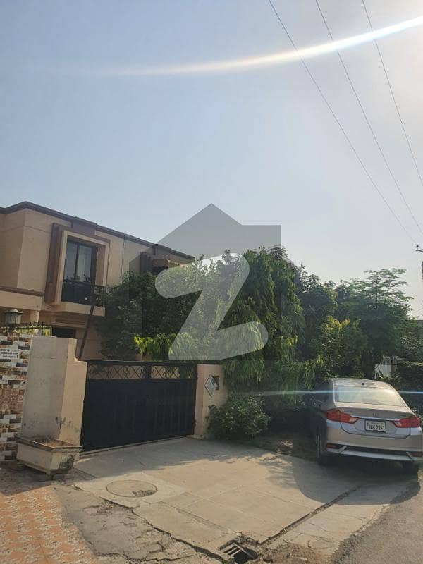 10 Marla Corner Phasing Park Double Storey House For Rent Eden Lane Villas 2 10 Marla Corner Phasing Park Double Storey House For Rent Eden Lane Villas 2