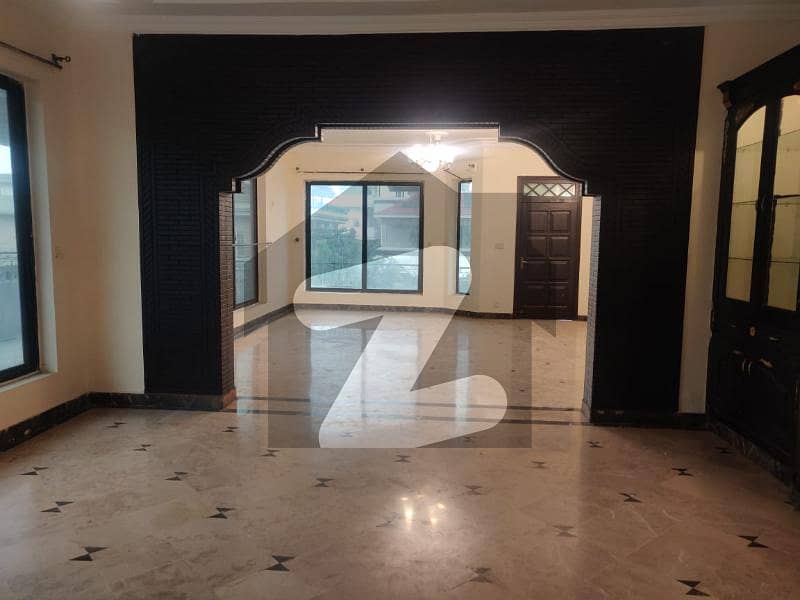 Top Location, Secure, Stylish, Spacious And Modern Living In F-10/2 Top Location, Secure, Stylish, Spacious And Modern Living In F-10/2