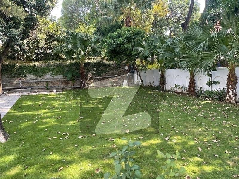 HOUSE FOER RENT IN F-7 HOUSE FOER RENT IN F-7