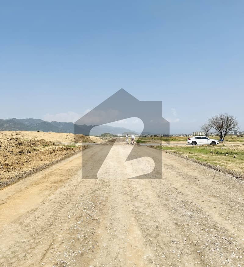 HIGHTED PLOT 25x40 FOR SALE TOP LOCATION HIGHTED PLOT 25x40 FOR SALE TOP LOCATION