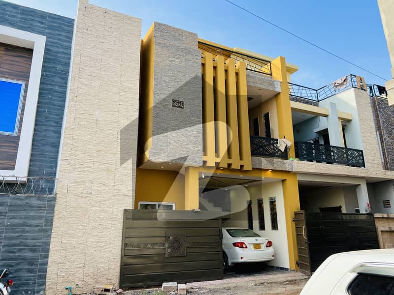 بنی گالہ اسلام آباد میں 4 کمروں کا 5 مرلہ مکان 1.65 کروڑ میں برائے فروخت۔ بنی گالہ اسلام آباد میں 4 کمروں کا 5 مرلہ مکان 1.65 کروڑ میں برائے فروخت۔