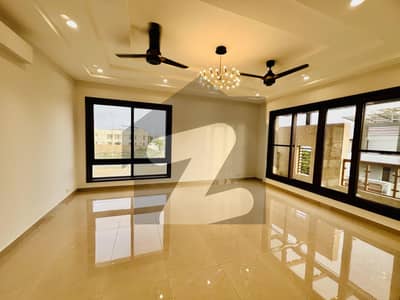 ڈی ایچ اے فیز 8 ڈی ایچ اے ڈیفینس,کراچی میں 6 کمروں کا 1 کنال مکان 18.0 کروڑ میں برائے فروخت۔