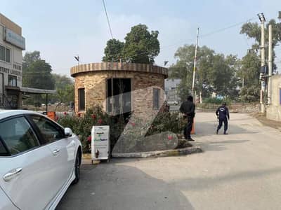 رضا گارڈن فیصل آباد میں 1 کنال رہائشی پلاٹ 6.6 کروڑ میں برائے فروخت۔
