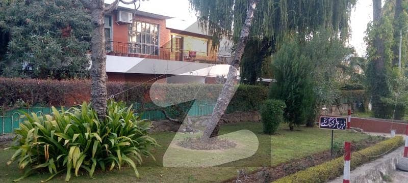 BEAUTIFUL HOUSE F8/3 NEAR CENTURIES MALL BEAUTIFUL HOUSE F8/3 NEAR CENTURIES MALL