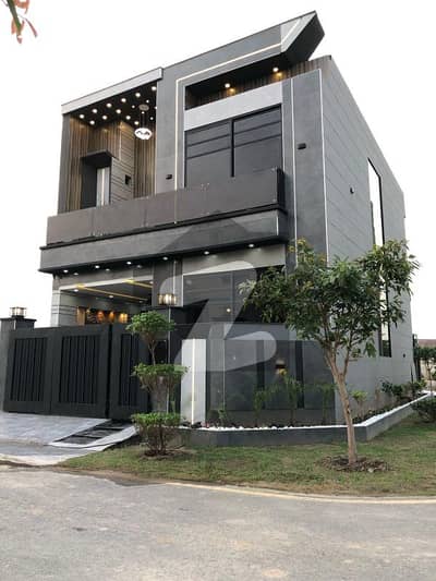 5 Marla Beautifully designed Corner house For Sale And Direct Meeting With Owner In Park View City Lahore.
