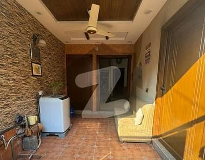 جوہر ٹاؤن فیز 2 - بلاک ایچ2 جوہر ٹاؤن فیز 2,جوہر ٹاؤن,لاہور میں 3 کمروں کا 3 مرلہ مکان 1.9 کروڑ میں برائے فروخت۔ جوہر ٹاؤن فیز 2 - بلاک ایچ2 جوہر ٹاؤن فیز 2,جوہر ٹاؤن,لاہور میں 3 کمروں کا 3 مرلہ مکان 1.9 کروڑ میں برائے فروخت۔