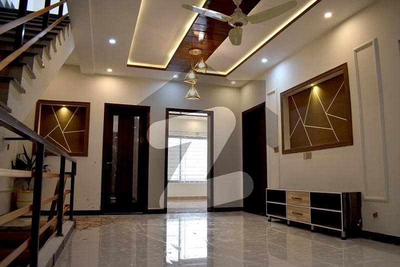 8 Marla Brand New House For Sale 8 Marla Brand New House For Sale